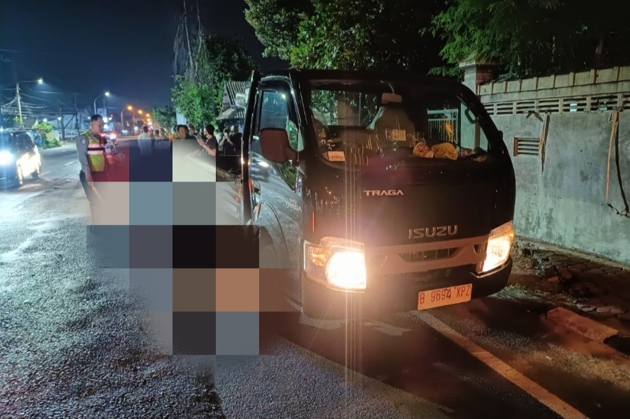 Pengendara Motor Tewas Tabrak Pick-Up yang Parkir di Pinggir Jalan Tuban