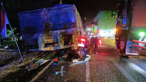 Berujung Maut, Polisi Ungkap Penyebab Kecelakaan Vario Tabrak Trailer di Widang
