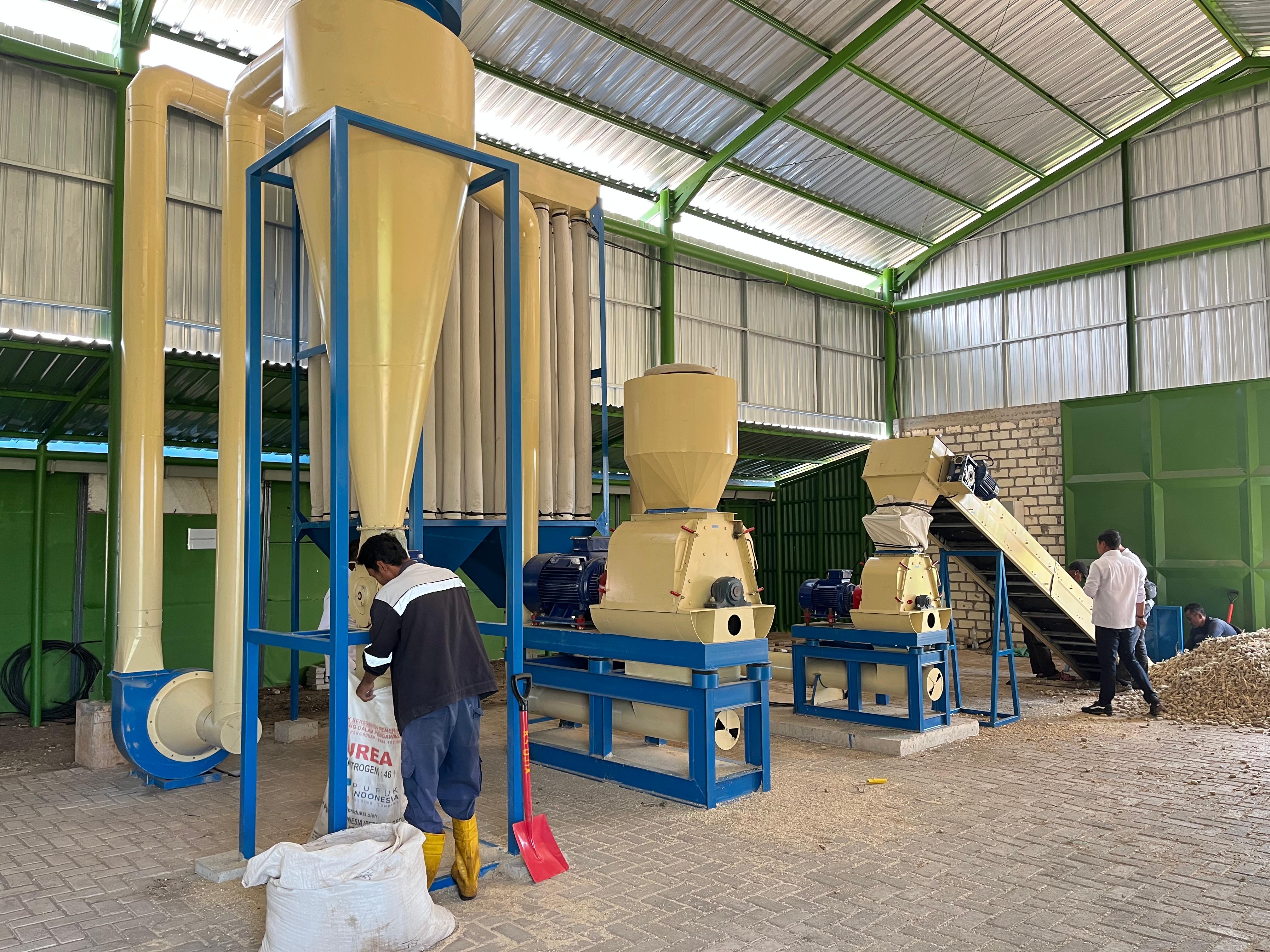 PLTU Tuban Bantu Mesin Penggiling Jagung untuk Warga