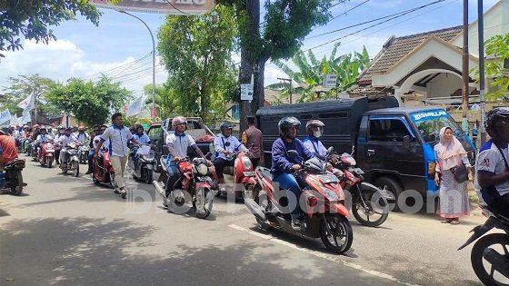 Gelar Demo Depan Kantor Pemkab, Aksi Buruh di Tuban Sempat Dihalangi Warga