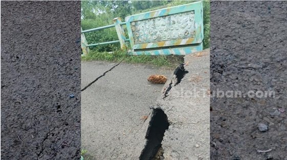 Jembatan Penghubung di Desa Tuban Rusak, Warga Tambakboyo Terpaksa Ambil Jalan Memutar 