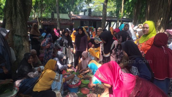 Wujud Syukur Nikmat Sumber Air, 5 Desa di Tuban Adakan Sedekah Bumi di Pemandian Bektiharjo