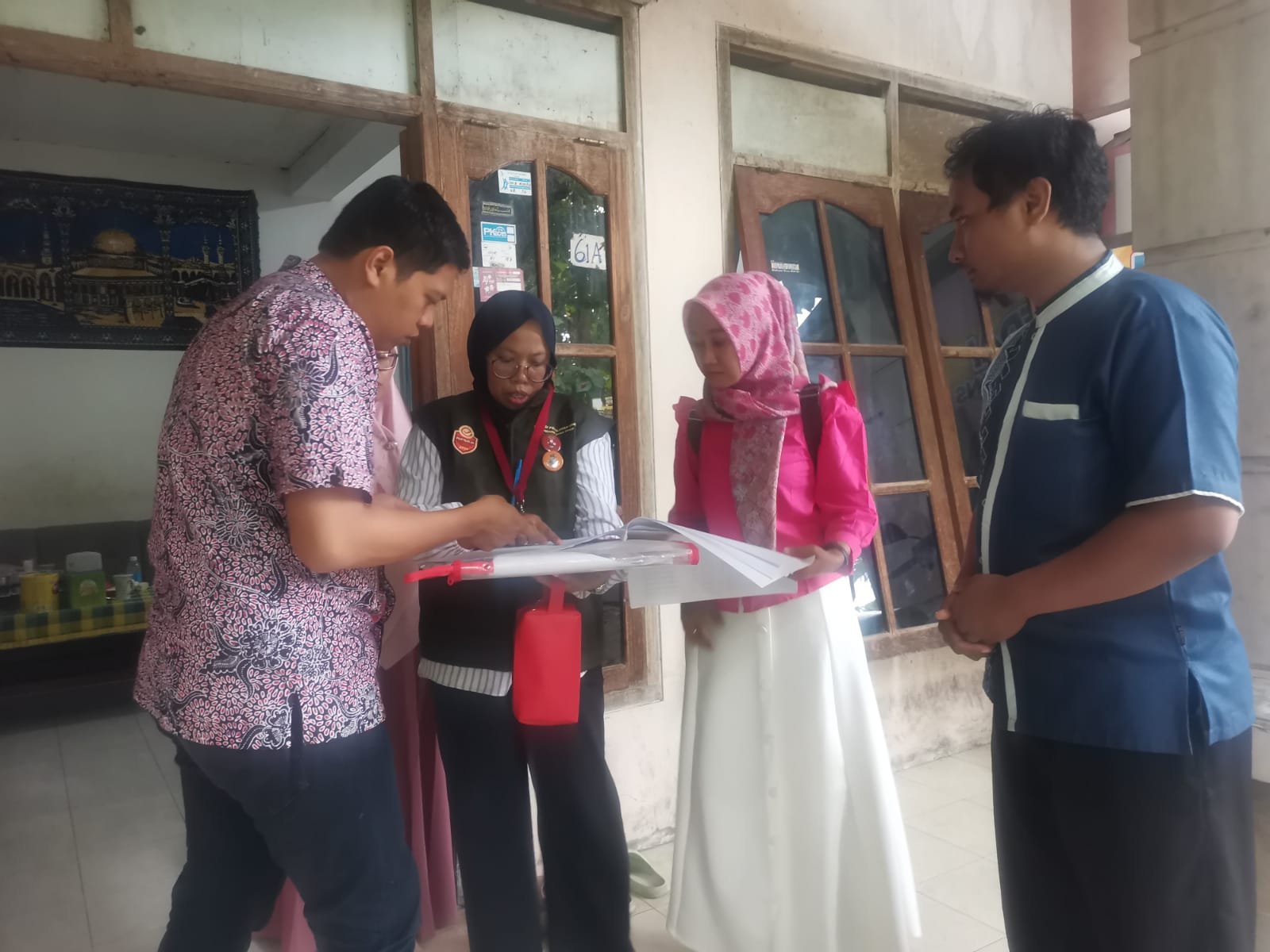 Pelanggaran Coklit di Empat TPS Tuban, Tempel Stiker Tanpa Cek Data