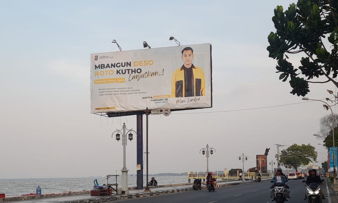 Ratusan Banner Petahana di Tuban Mulai Diturunkan Pemkab