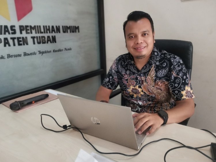 Panwascam, PPK, dan Polsek Jaga Gudang Logistik di Tuban dengan Sistem Kunci Tiga Gembok