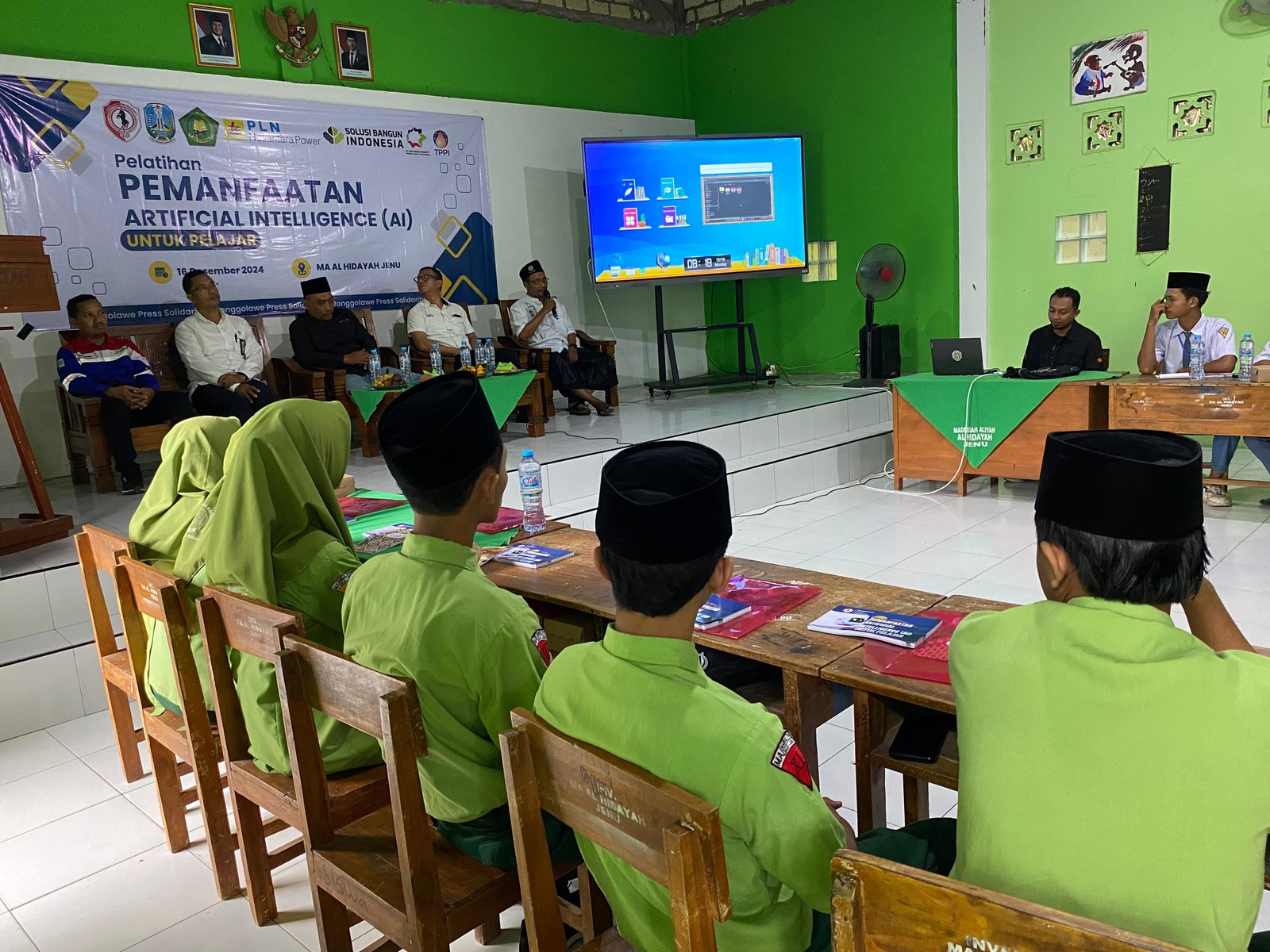 Ibarat Pedang Bermata Dua, Pelajar Tuban Diajak Bijak Gunakan AI