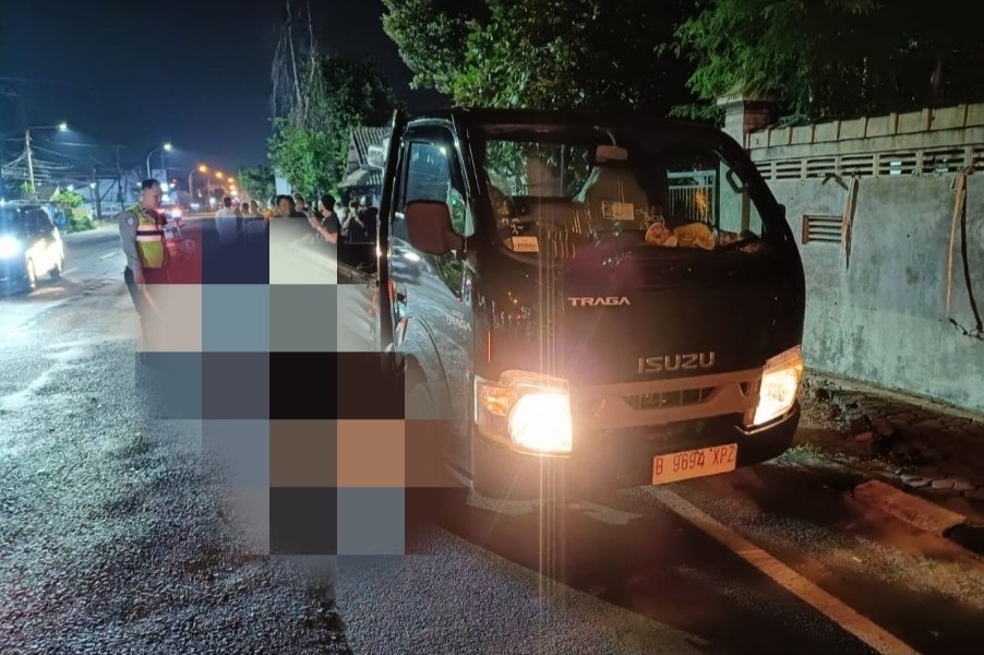 Pengendara Motor Tewas Tabrak Pick-Up yang Parkir di Pinggir Jalan Tuban