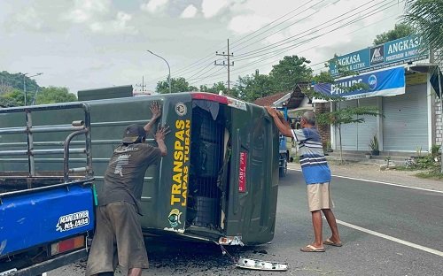 Antar Tiga WBP, Mobil Tahanan Lapas Tuban Alami Kecelakaan di Plumpang