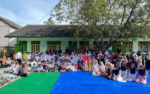 Tanamkan Akhlak dan Prestasi Sejak Dini, KB-RA & MI Musthofawiyah Peringati Isra Mi’raj