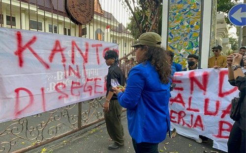 PMII Tuban Gelar Aksi di Depan Kantor Pemkab, Desak Evaluasi Kinerja Bupati