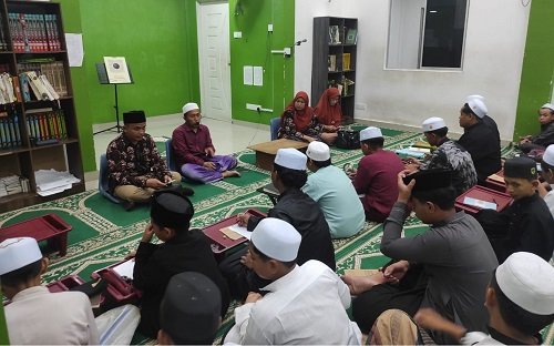 Mengabdi Tanpa Batas Negara: UAI Tuban Laksanakan PKM Internasional di Pesantren Al-Nahdloh, Malaysia