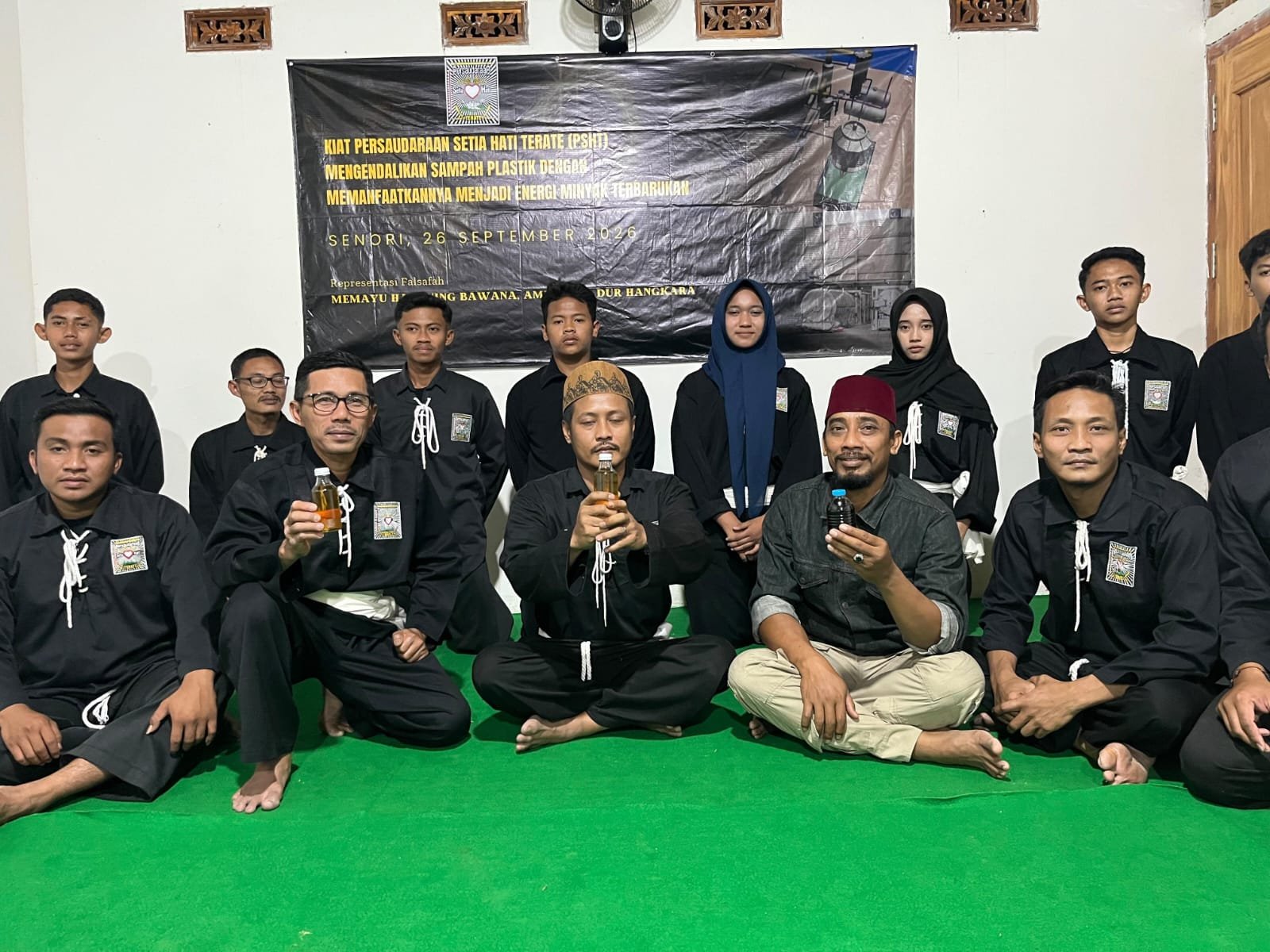 Pesilat SH Terate Senori Lawan Sampah Plastik dengan...