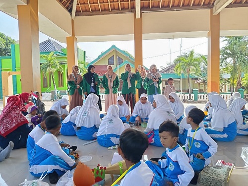 Pawai MATSAMA Al-Amin Semakin Meriah Bersama KKN 01 IAINU Tuban