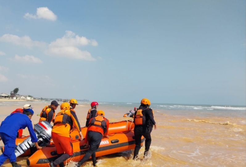 H+3 Pencarian Korban Kecelakaan Kapal di Tuban Terkendala Cuaca