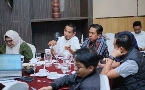 Masa Depan Media Indonesia, Local Media Community Beri...