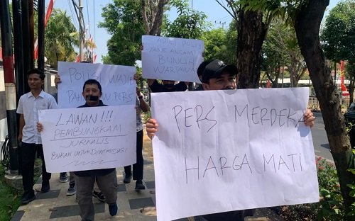 Aksi Damai Jurnalis Tuban, RPS Minta Kemerdekaan Pers...
