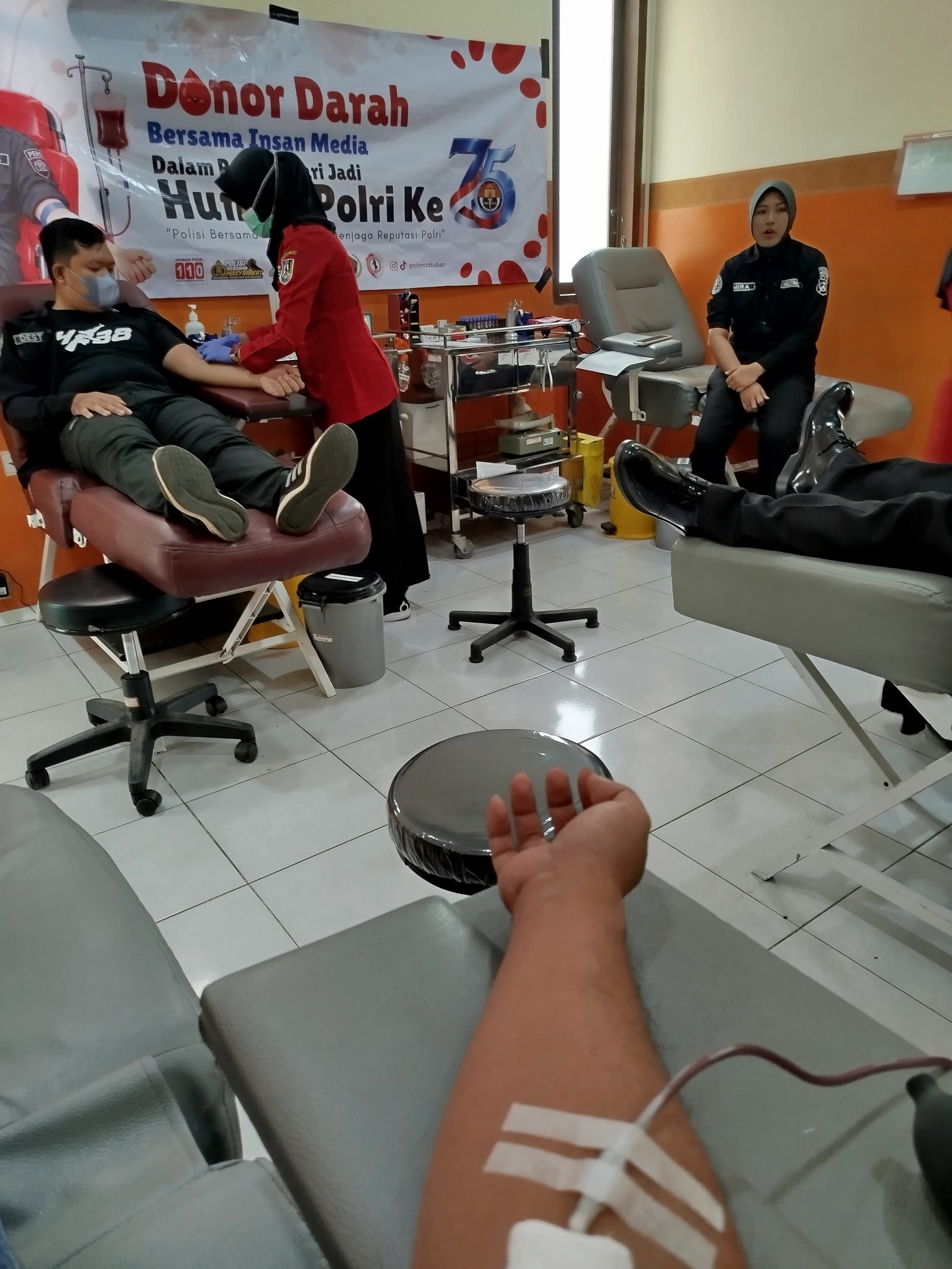 75 Ampul Darah Terkumpul dalam Donor Darah HUT...