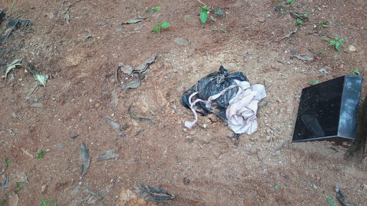 Awalnya Dikira Bayi, Polres Tuban Beberkan Isi Kantong Plastik Berisi Kain Putih di Area Makam