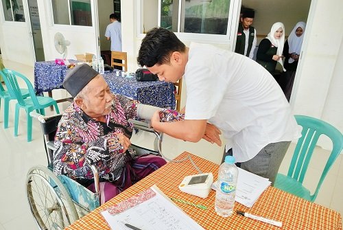 NU Care-LAZISNU Jenu Gelar Pengobatan Gratis: Masyarakat Antusias Sambut Program 'Jogo Rogo'