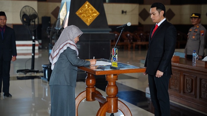 Mas Lindra Mutasi 8 Pejabat Penting di Tuban
