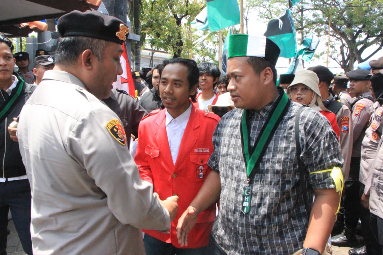 Bawa 8 Tuntutan, Demo Mahasiswa Tuban di DPRD Berakhir Kondusif
