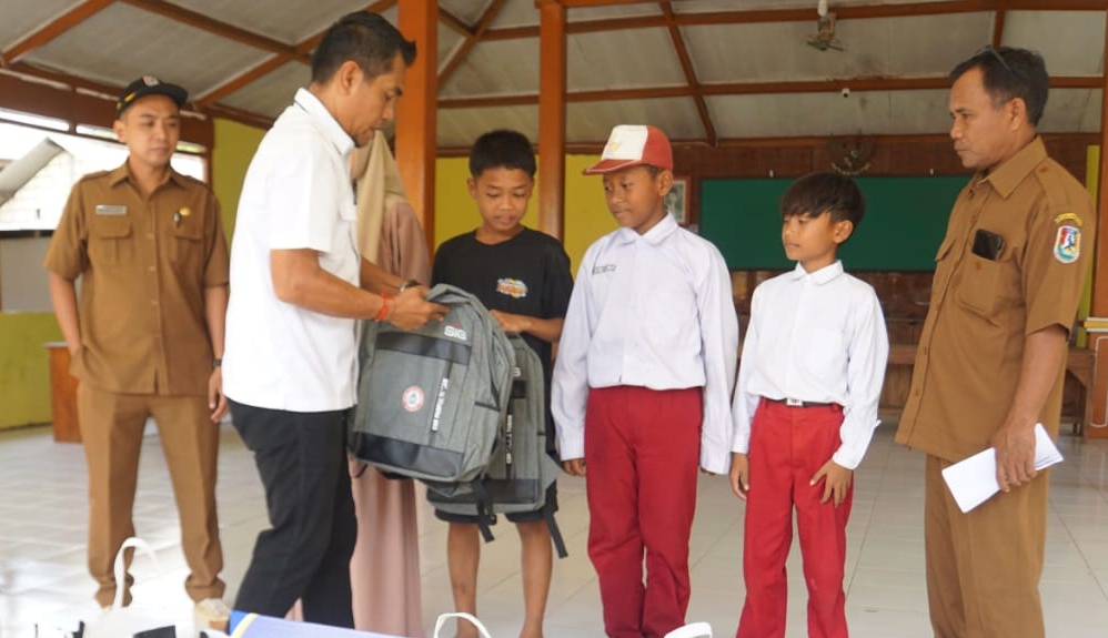 Perusahaan Semen Beri Bantuan Ramadan kepada 2.786 Keluarga Prasejahtera di Tuban