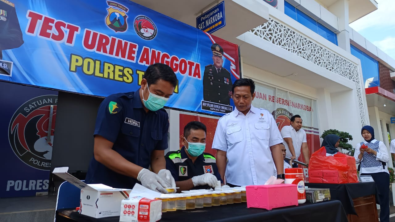 Satreskoba Polres Tuban Gelar Tes Urine Mendadak, 100 Anggota Dipastikan Bebas Narkoba